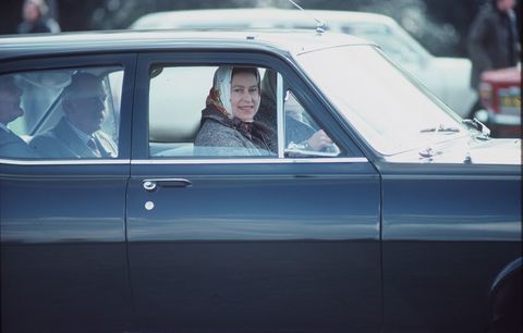Queen Elizabeth Fahren eines Vauxhall