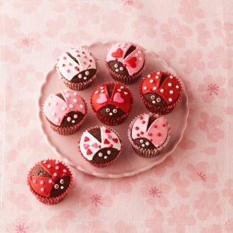 Schokoladenliebe 'Bugs' Marienkäfer-Cupcakes abgeholt vom Frauentag Februar 2015 Cover