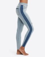 Distressed Skinny Jeans mit Seitenstreifen